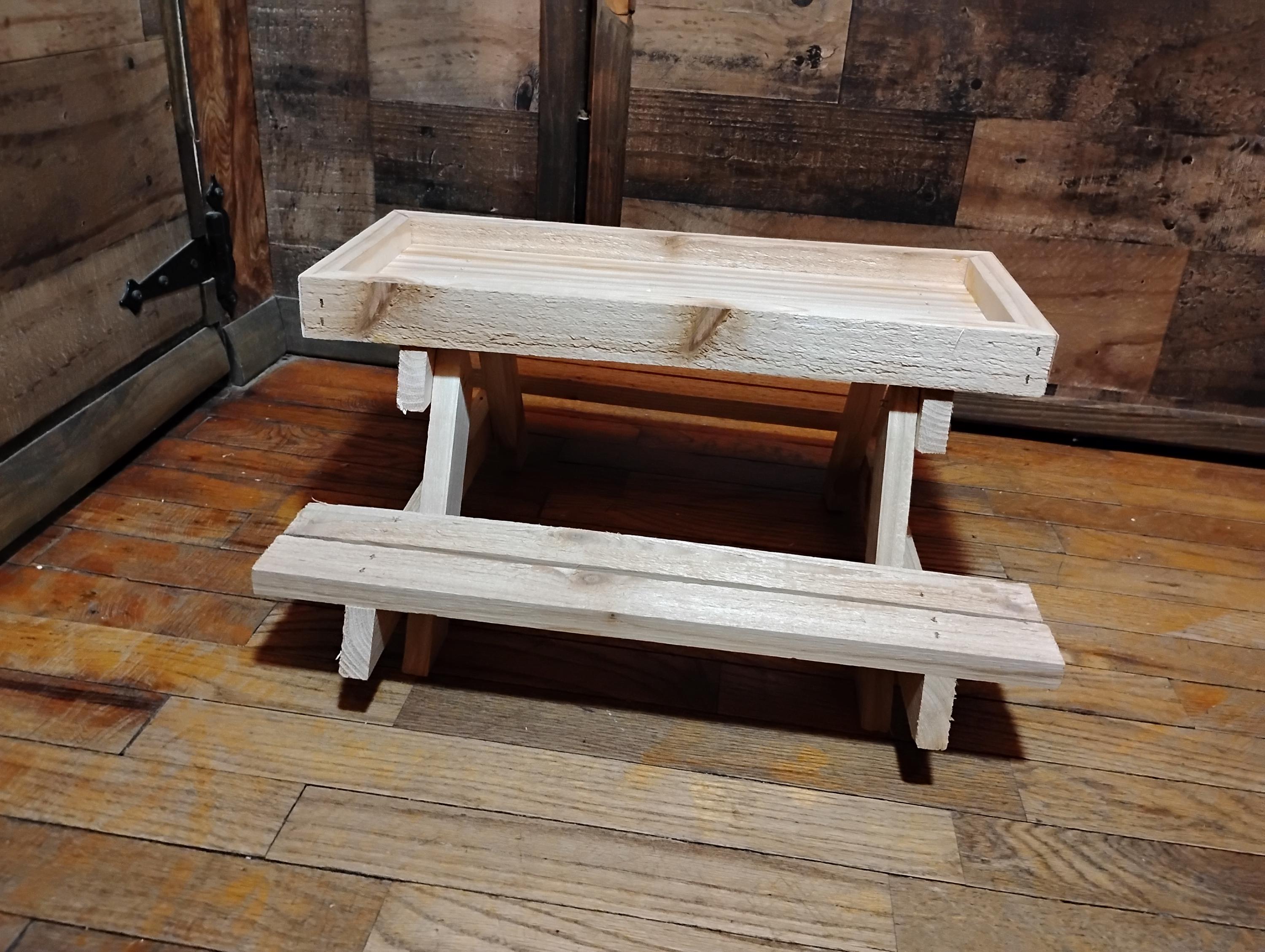 Chick-nic Table